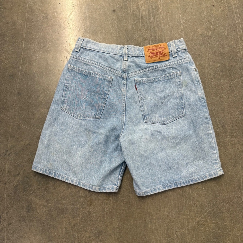 Vintage Levis 550 Relaxed Fit Denim Shorts Light Wash High Waisted Size 12